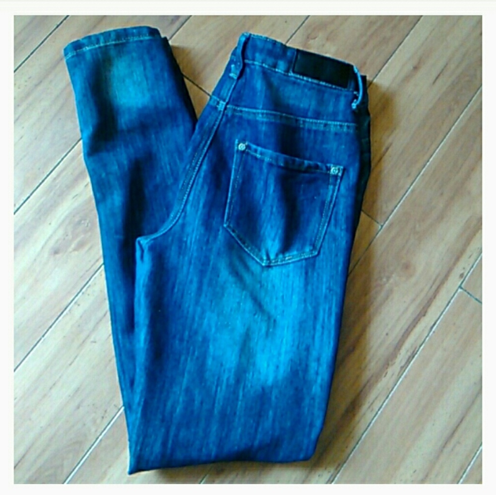 Free with bundle$Twenty one black jeans